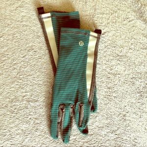 lululemon run gloves - M/L